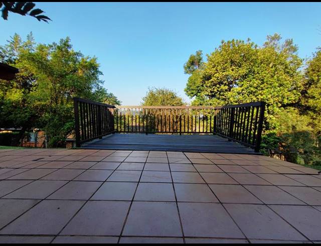 2 BEDROOM TOWNHOUSE FOR SALE IN MONTROSE